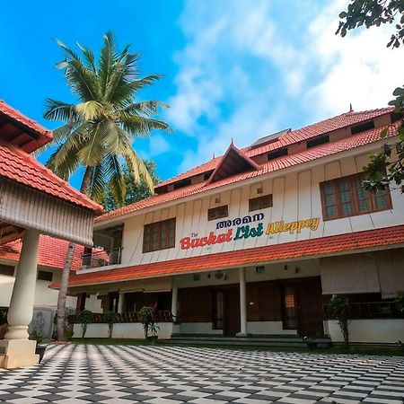 Aramana Holiday Inn Alappuzha Exteriér fotografie