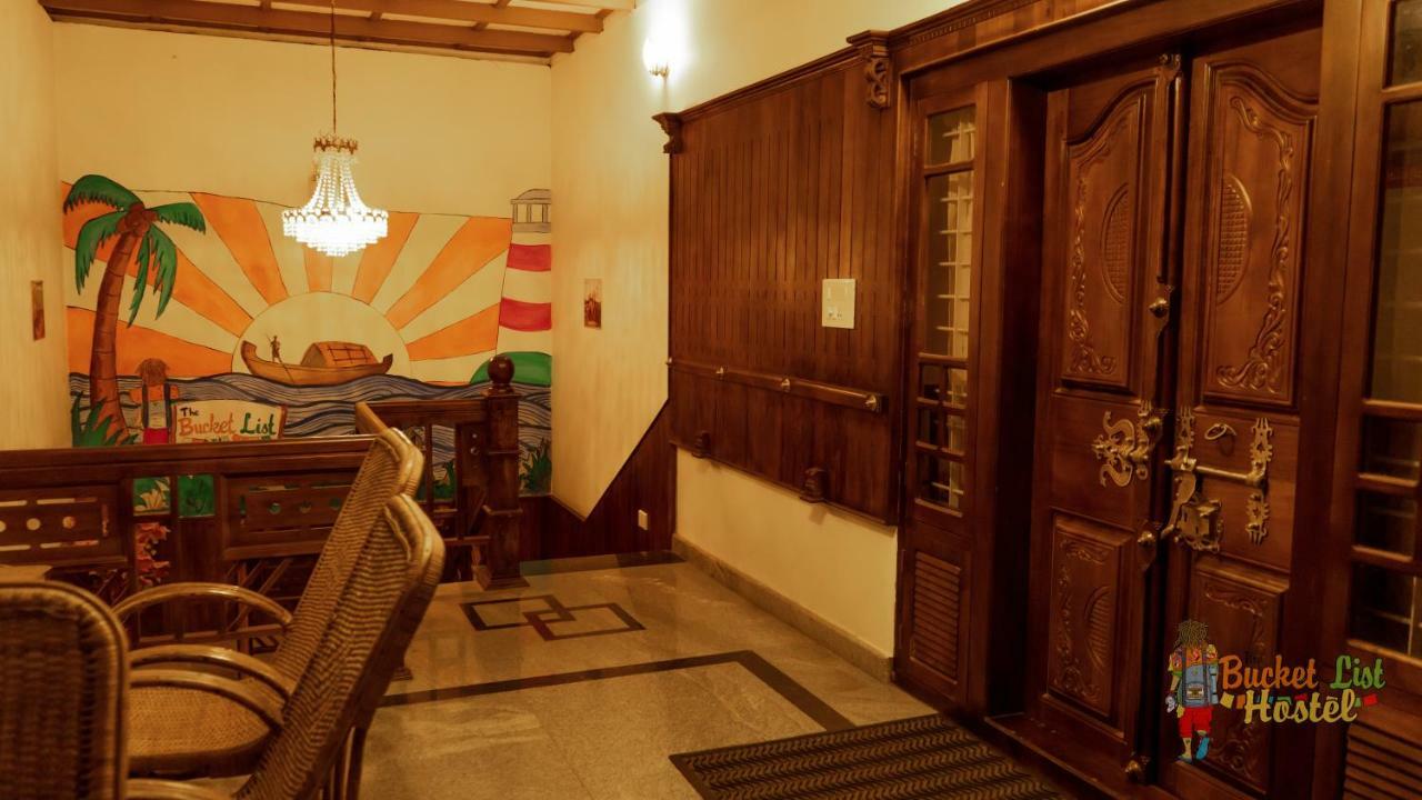 Aramana Holiday Inn Alappuzha Exteriér fotografie