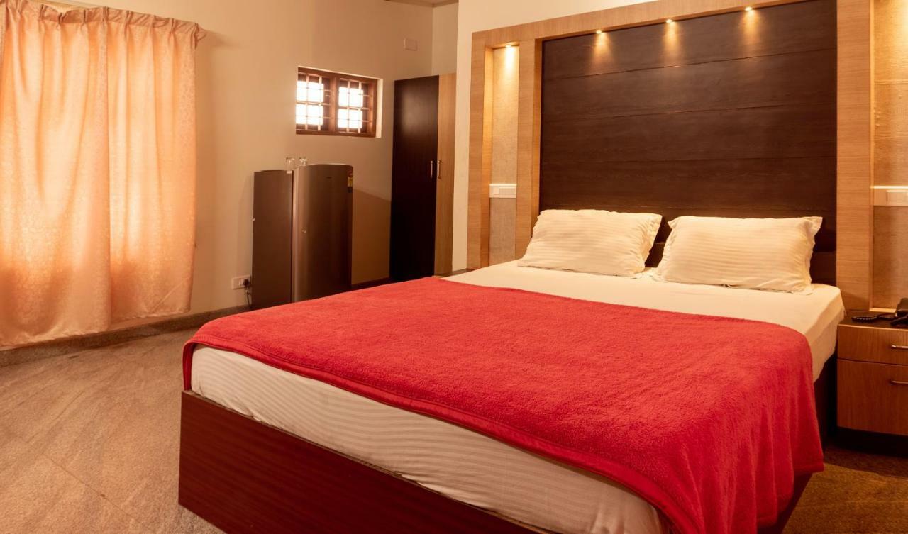 Aramana Holiday Inn Alappuzha Exteriér fotografie