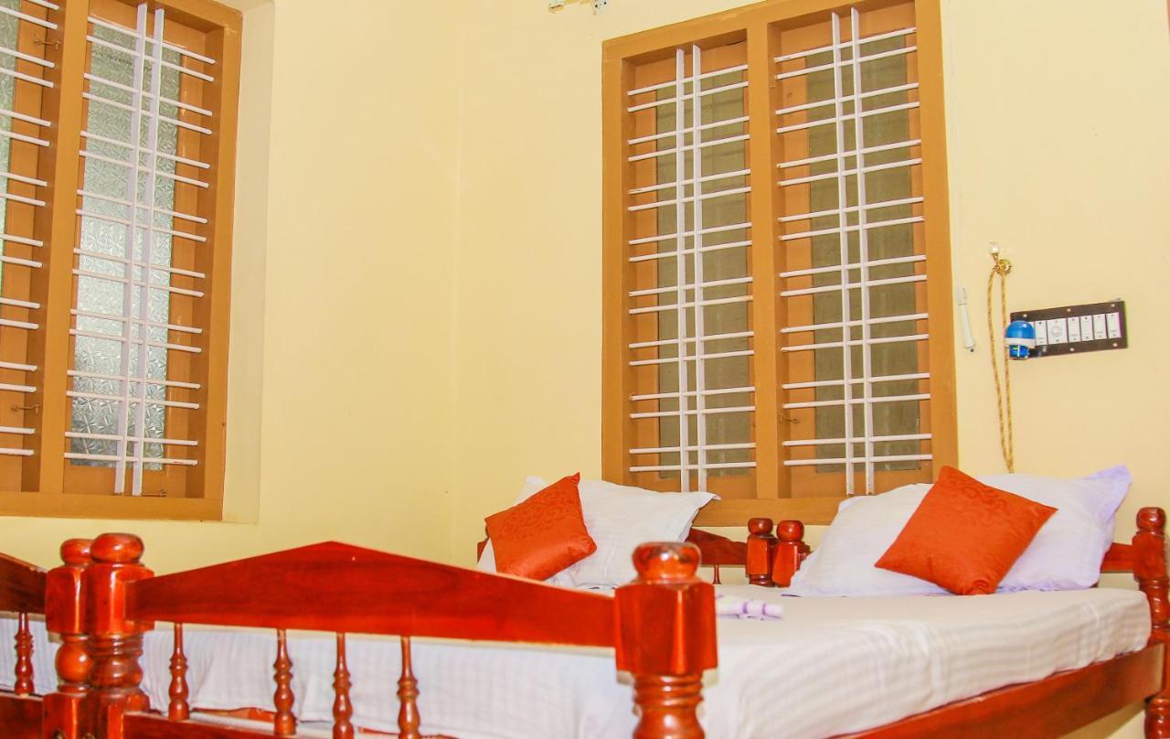 Aramana Holiday Inn Alappuzha Pokoj fotografie